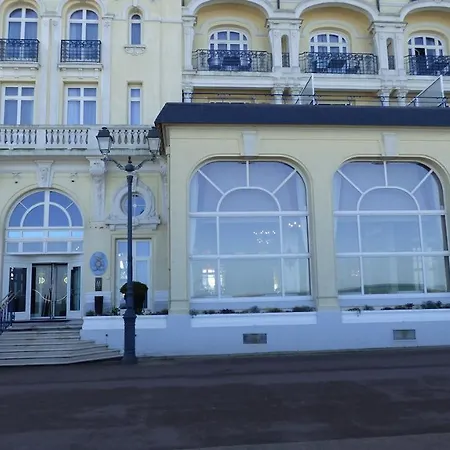 Appartement Joli Qutre Pieces Dans Recente Et Bien Entretenue Nommee Le Clos De La Pepiniere A *